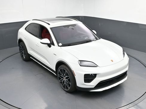 New 2024 Porsche Macan 4 Electric AWD/4WD image 38