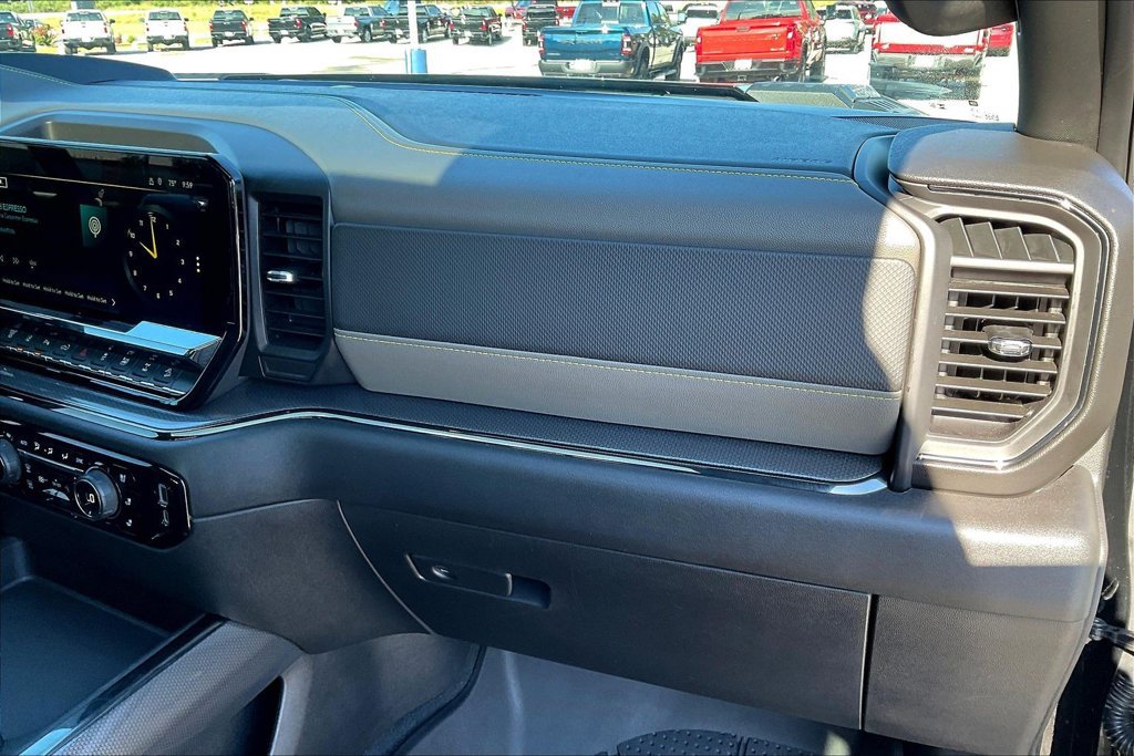 Used 2025 Chevrolet Silverado 2500 ZR2 w/ Technology Package AWD/4WD image 16