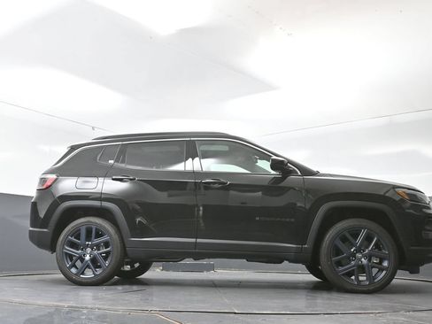 New 2026 Jeep Compass Latitude AWD/4WD image 39