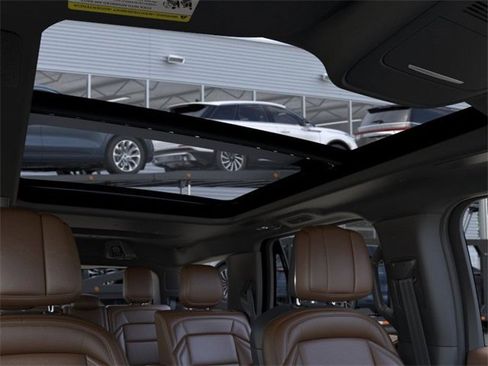 New 2025 Lincoln Navigator Reserve image 22