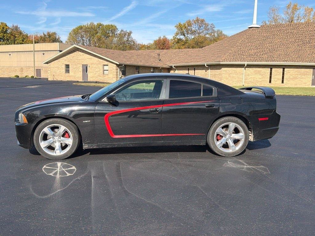 Used 2014 Dodge Charger R/T w/ Blacktop Package RWD image 3