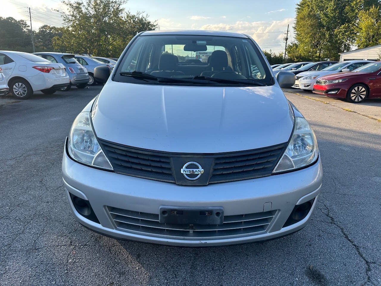 Used 2009 Nissan Versa Sedan FWD image 2