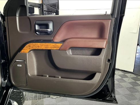 Used 2017 Chevrolet Silverado 2500 High Country w/ Duramax Plus Package image 20