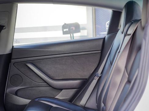 Used 2021 Tesla Model 3 Standard Range Plus RWD image 13