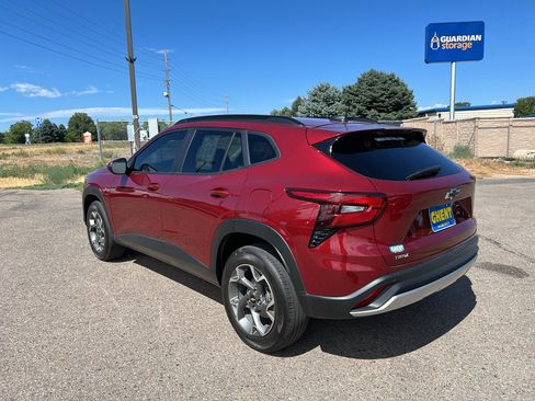Used 2025 Chevrolet Trax LT w/ Driver Confidence Package FWD image 33