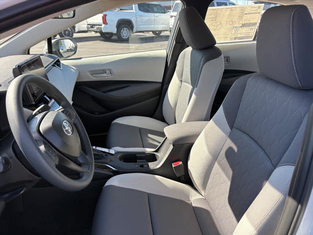 Used 2027 Toyota Corolla LE FWD image 24