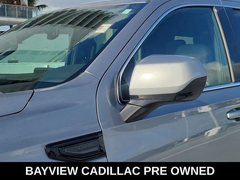 Used 2023 GMC Yukon SLT AWD/4WD image 9