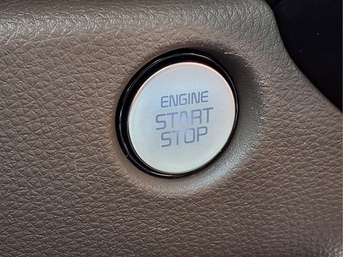 Used 2025 Kia Carnival SX FWD image 15