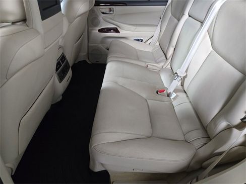 Used 2015 Lexus LX 570 4WD image 15