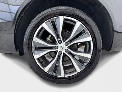 Used 2022 Volvo XC60 B5 Momentum w/ Protection Package Premier image 52