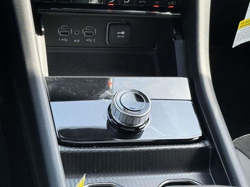 Certified 2025 Jeep Grand Cherokee Altitude AWD/4WD image 22