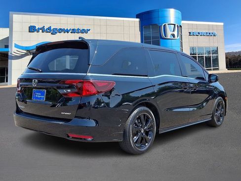 Used 2024 Honda Odyssey Sport image 6