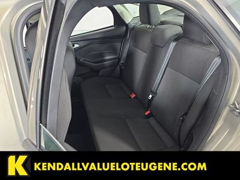 Used 2015 Ford Focus SE FWD image 24
