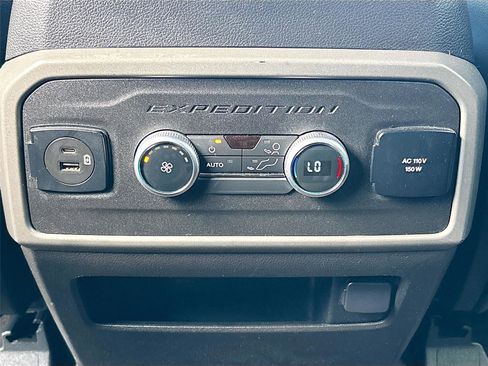 Used 2021 Ford Expedition XLT image 27