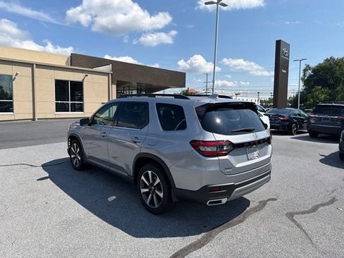 Used 2023 Honda Pilot Elite image 5