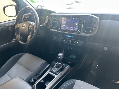 Used 2022 Toyota Tacoma TRD Off-Road w/ Technology Package image 28