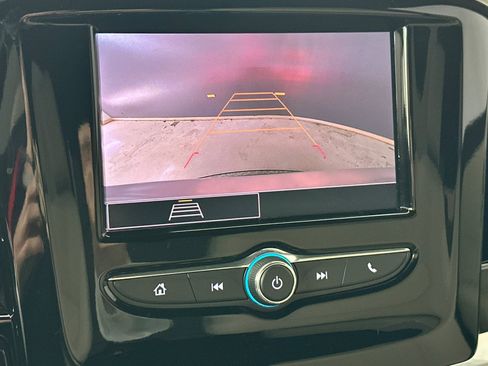 Used 2022 Chevrolet Traverse LS image 23