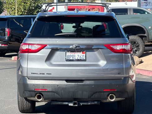 Used 2020 Chevrolet Traverse LT w/ LPO, Blackout Package image 6