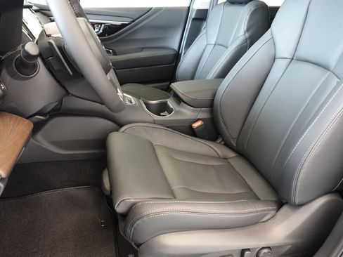 Used 2025 Subaru Outback Touring w/ Tech Package 2 image 13