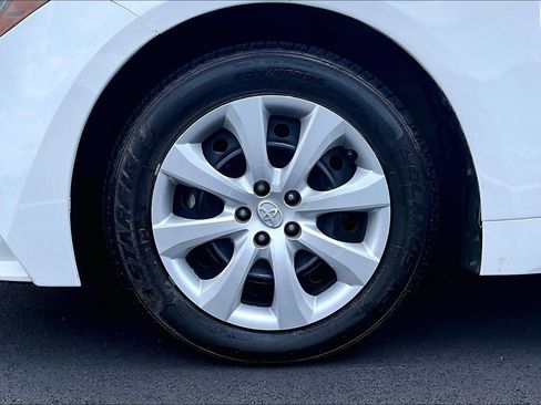 Used 2024 Toyota Corolla LE FWD image 9