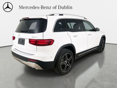 Used 2026 Mercedes-Benz GLB 250 4MATIC image 4
