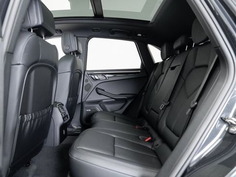 Certified 2025 Porsche Macan image 26