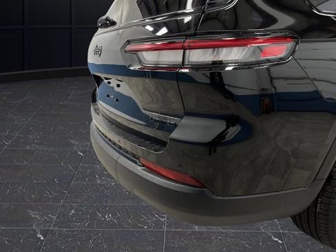 New 2025 Jeep Grand Cherokee L Limited w/ Black Appearance Package image 35