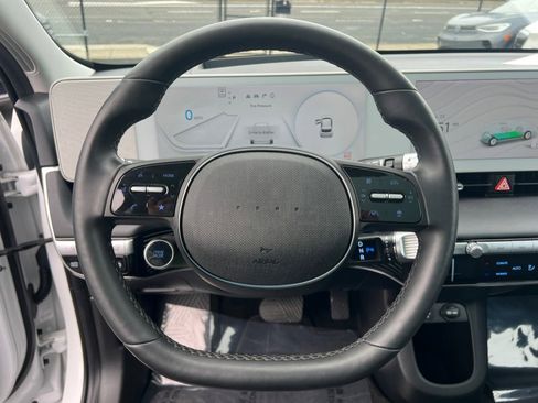 Used 2024 Hyundai Ioniq 5 Limited image 15