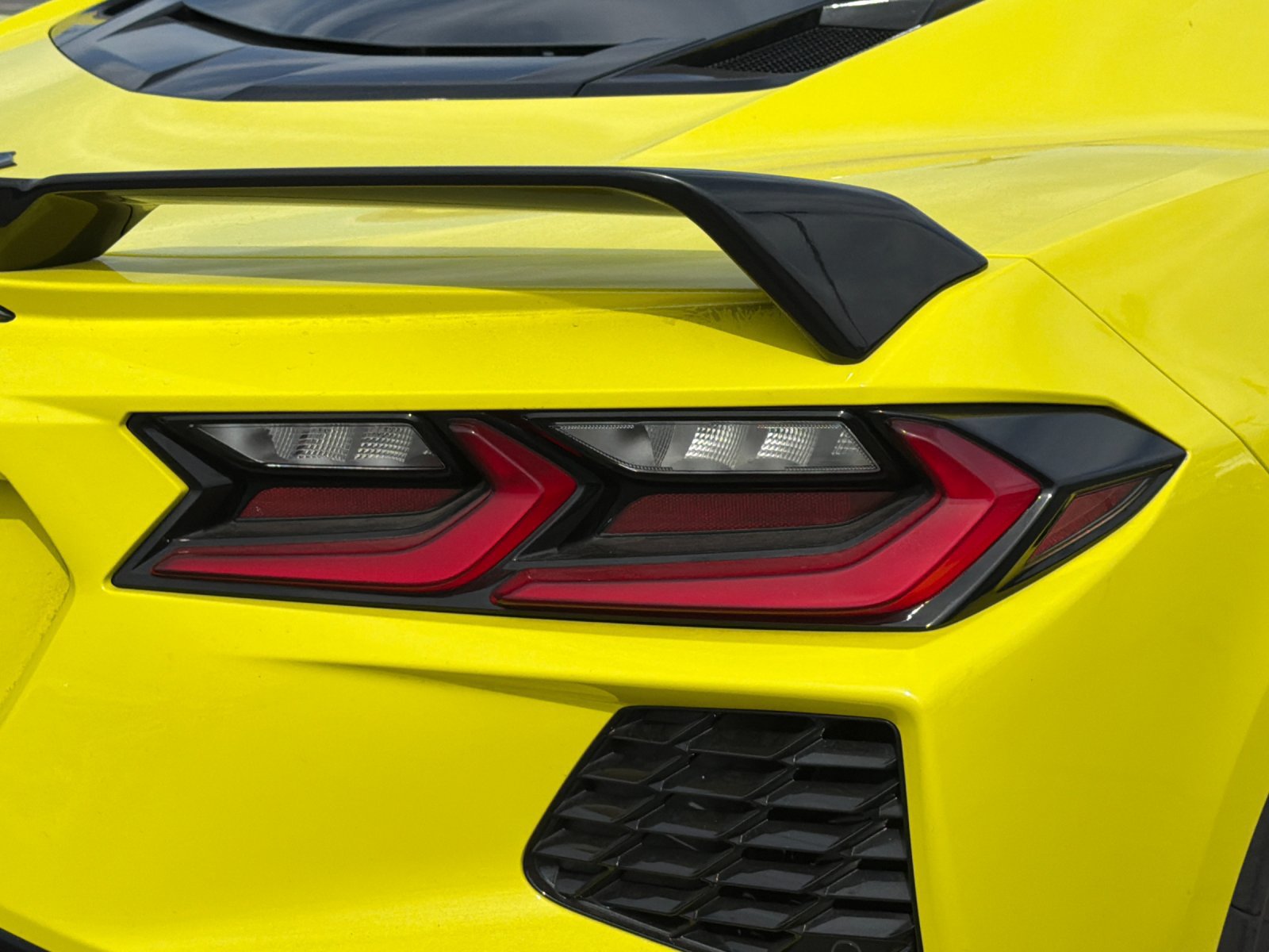 Used 2020 Chevrolet Corvette Stingray Premium Cpe w/ 3LT Preferred Equipment Group RWD image 38