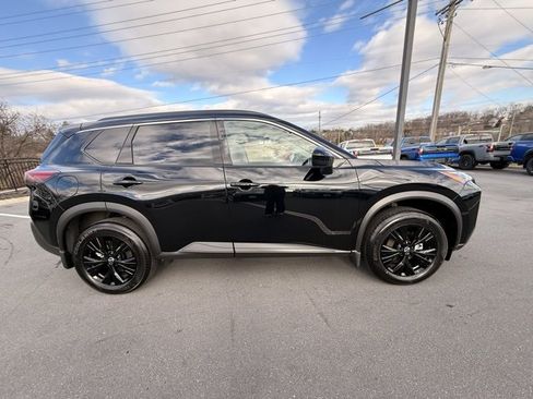 Certified 2023 Nissan Rogue SV w/ SV Premium B Package image 4
