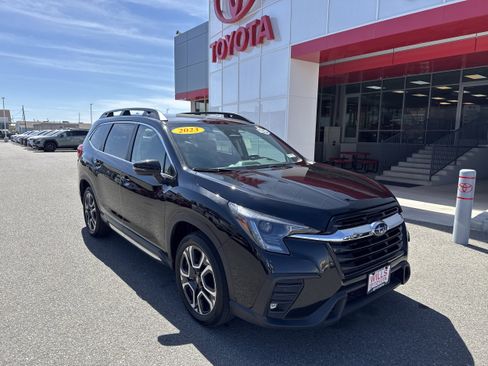 Used 2023 Subaru Ascent Limited AWD/4WD image 1