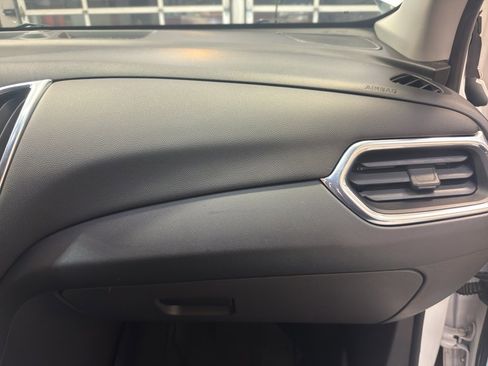 Used 2020 Chevrolet Equinox LT w/ Driver Convenience Package image 21