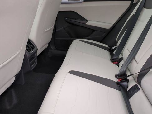 New 2026 Volkswagen Taos SE image 16