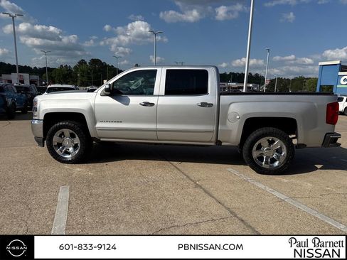 Used 2018 Chevrolet Silverado 1500 LTZ w/ Sport Package AWD/4WD image 4