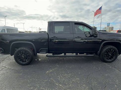 Used 2025 Chevrolet Silverado 2500 LT w/ Trail Boss Package image 9