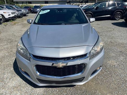Used 2015 Chevrolet Malibu LT FWD image 2