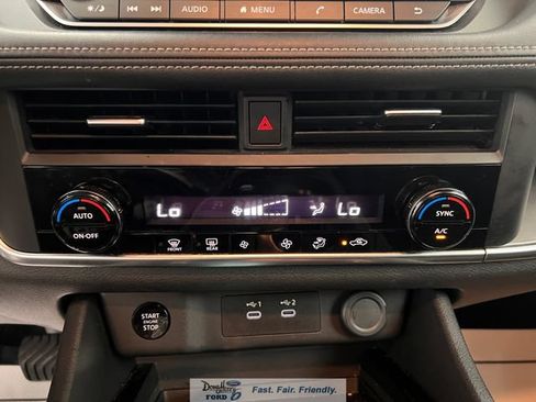 Used 2025 Nissan Rogue SV FWD image 43
