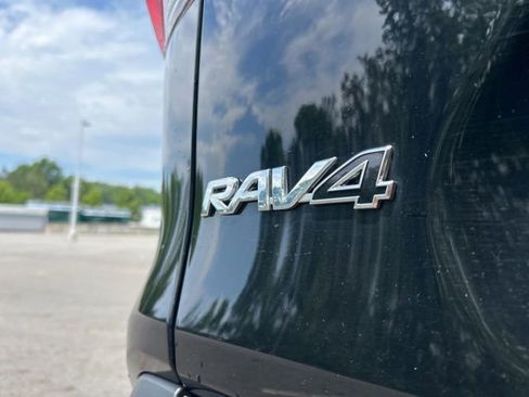 Used 2019 Toyota RAV4 LE AWD/4WD image 33