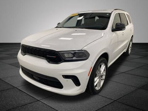 Used 2025 Dodge Durango GT AWD/4WD image 3