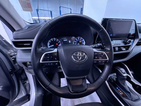 Used 2024 Toyota RAV4 LE image 15