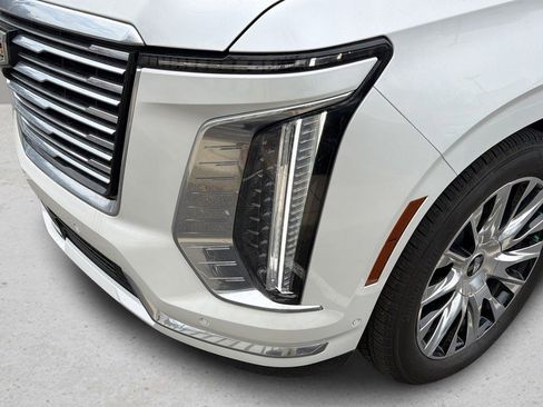 Certified 2025 Cadillac Escalade ESV Premium Luxury Platinum w/ LPO, Floor Liner Package AWD/4WD image 10