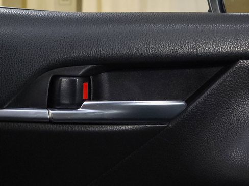 Used 2021 Toyota Camry LE image 16