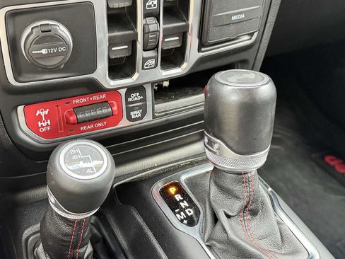 Used 2021 Jeep Wrangler Unlimited Rubicon AWD/4WD image 8