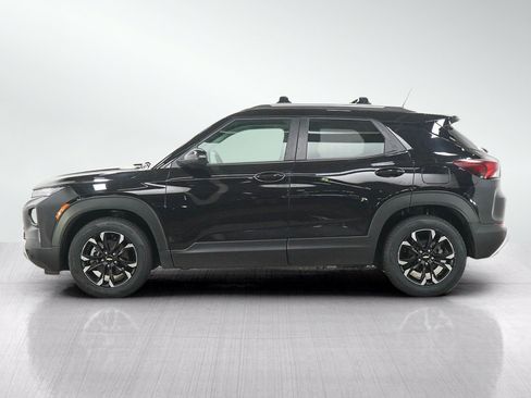 Used 2022 Chevrolet TrailBlazer LT w/ Convenience Package FWD image 2