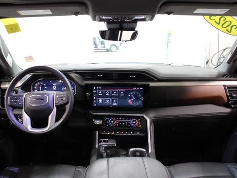 Used 2023 GMC Sierra 1500 Denali w/ Technology Package image 2