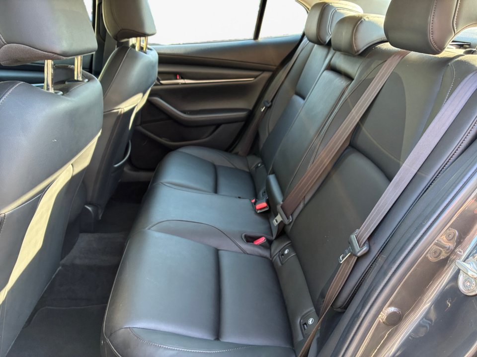 Used 2022 MAZDA MAZDA3 s FWD image 13