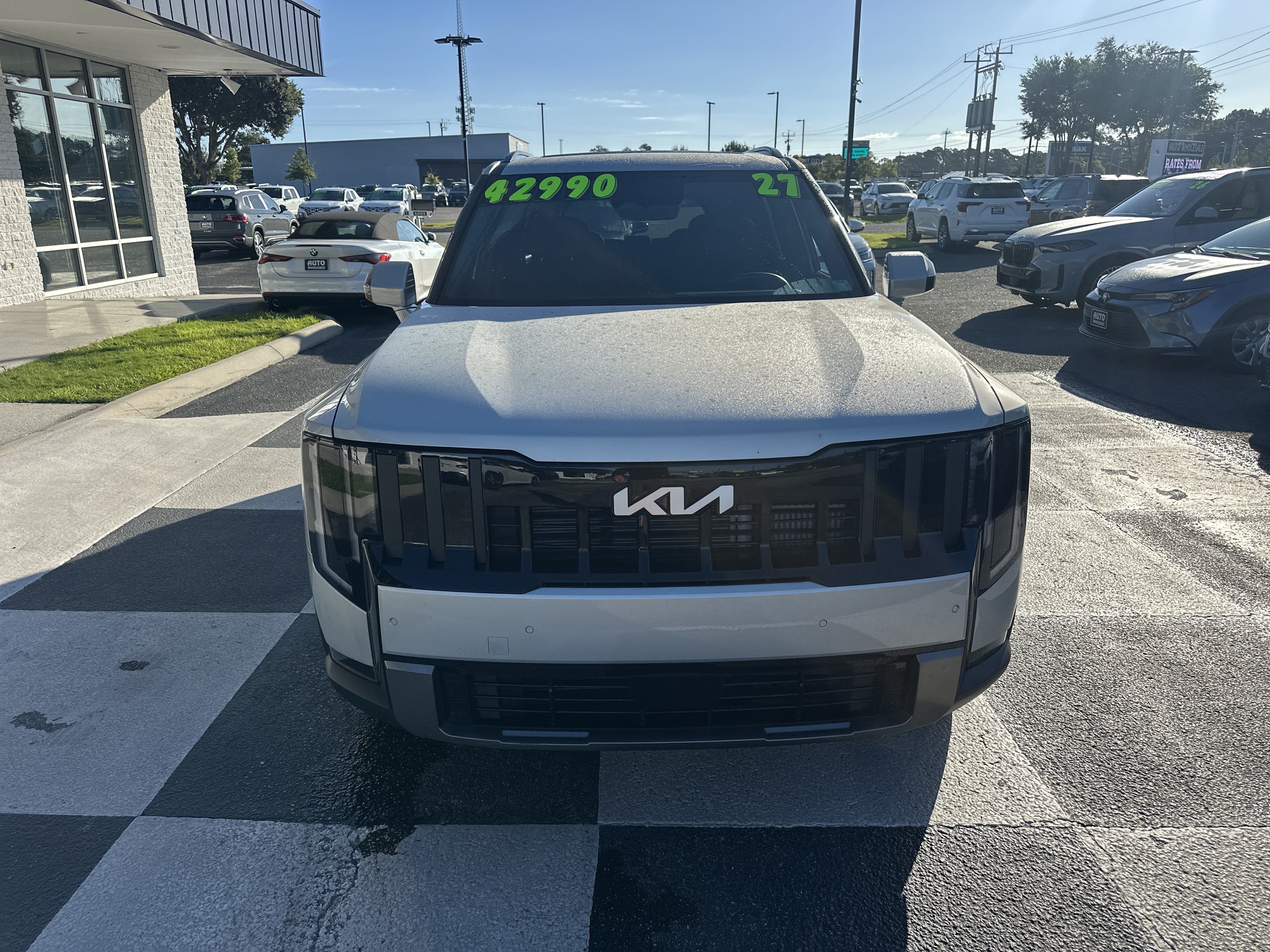 Used 2027 Kia Telluride S w/ Towing Package AWD/4WD image 2