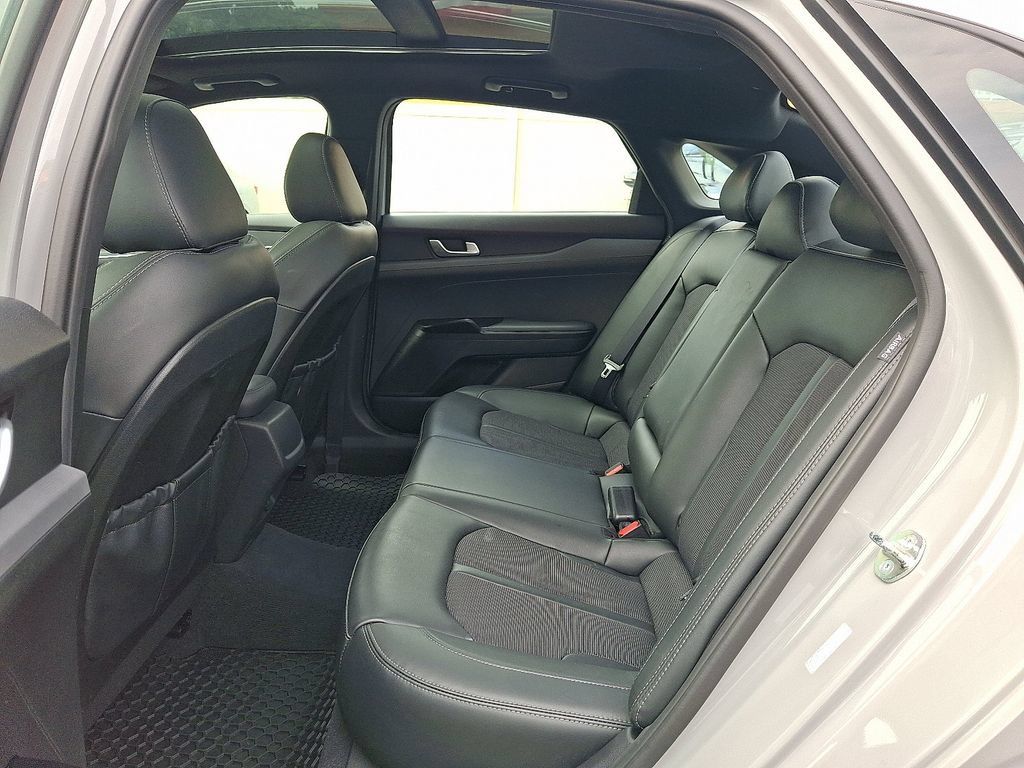Used 2024 Kia K5 GT-Line FWD image 11