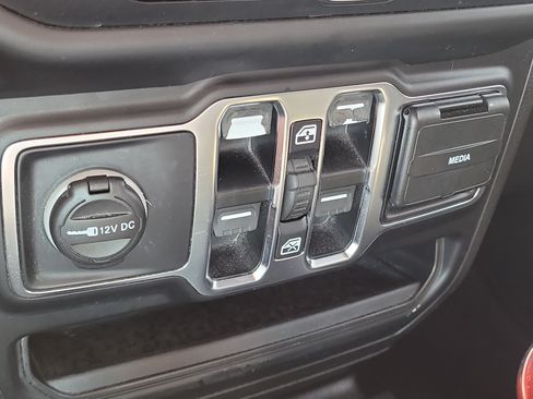 Used 2020 Jeep Gladiator Sport w/ Quick Order Package 23S AWD/4WD image 24