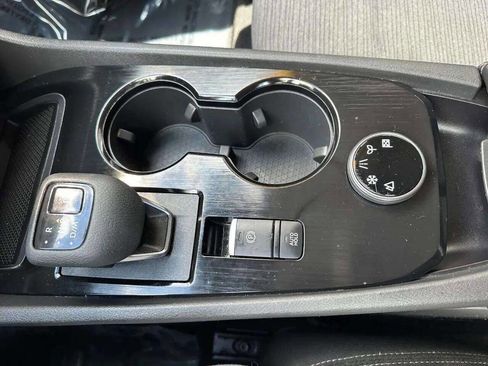 Used 2021 Nissan Rogue SV image 34